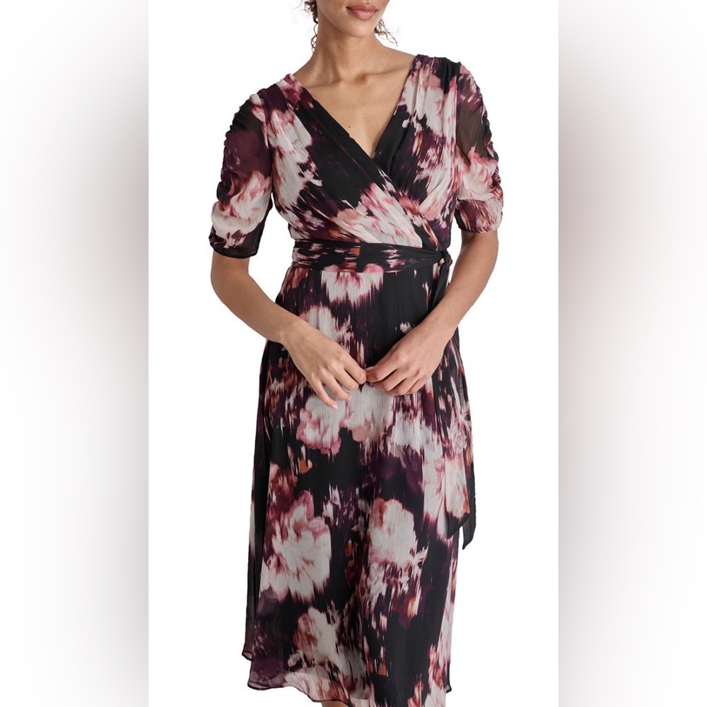 DKNY
Women's Printed Surplice-Neck Tie-Waist Dress